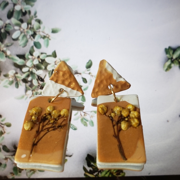 Handmade polymer clay earrings real flowers - Picture 8 of 8